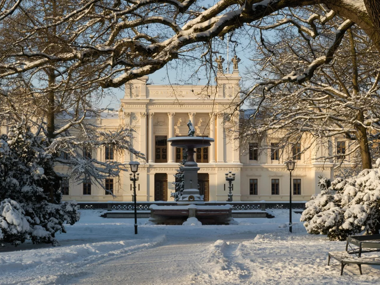 The front of the Main University Building during winter. Photo.